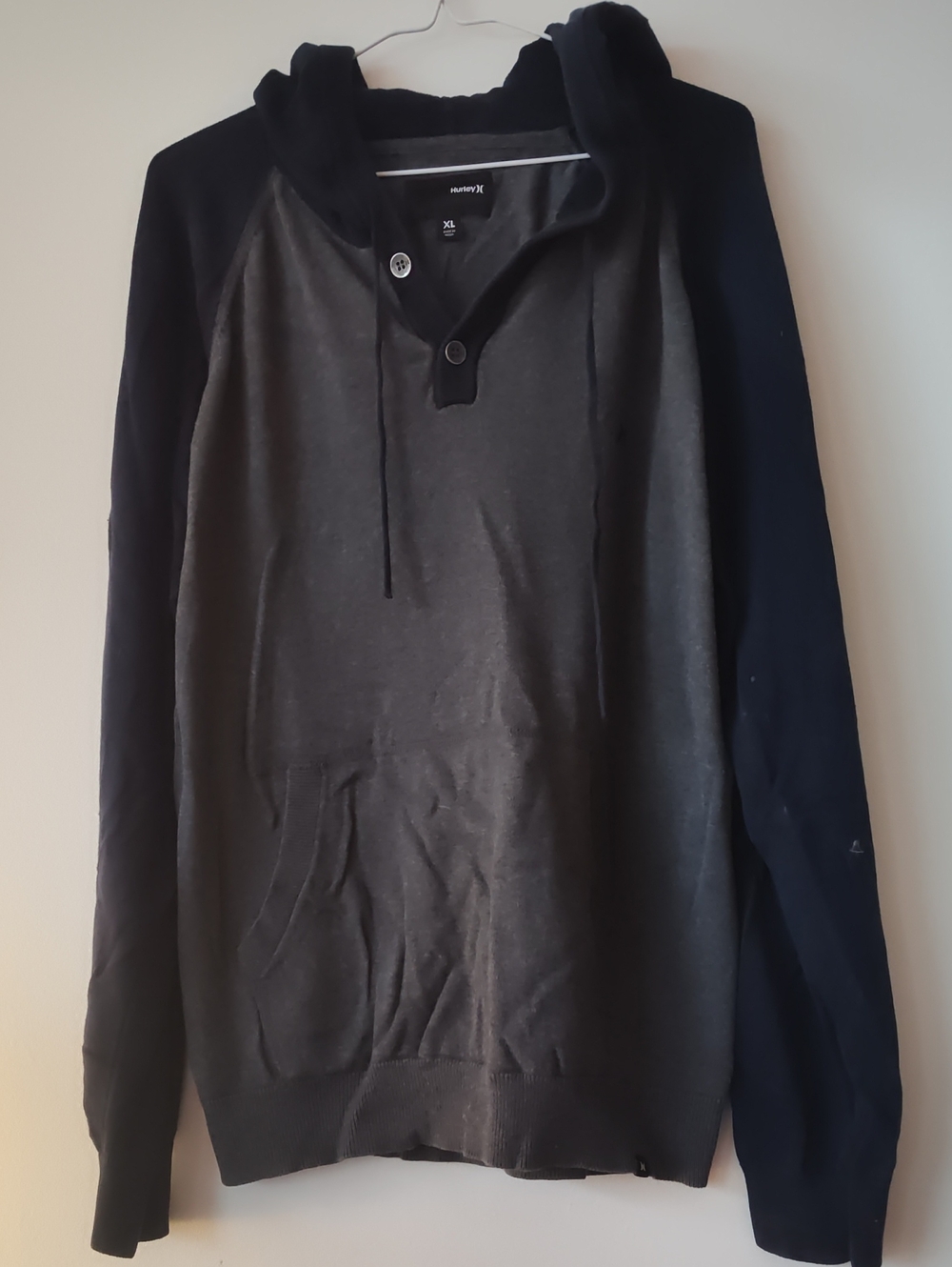 Hurley Two-Tone Hooded Raglan Pullover - Black & Charcoal